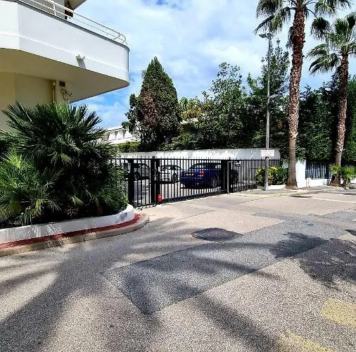 Bord De Apartment